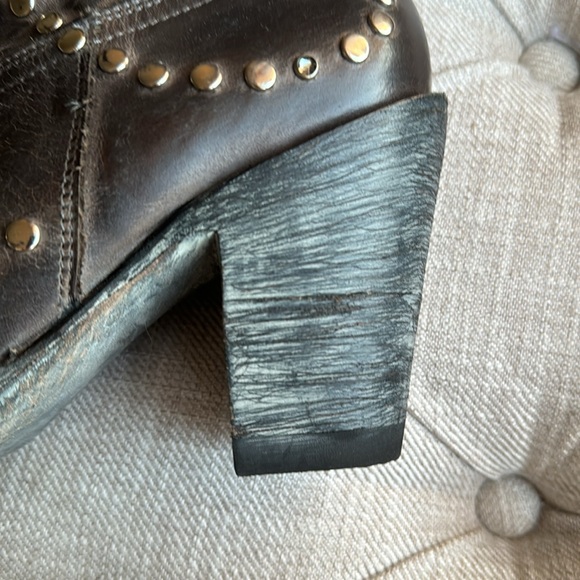 Ankle studded, dark brown leather, cowboy boots by OLD GRINGO. - Picture 9 of 16